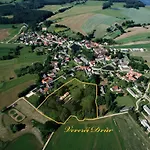 Veverci Dvur * Rosec