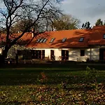 Veverci Dvur * Rosec