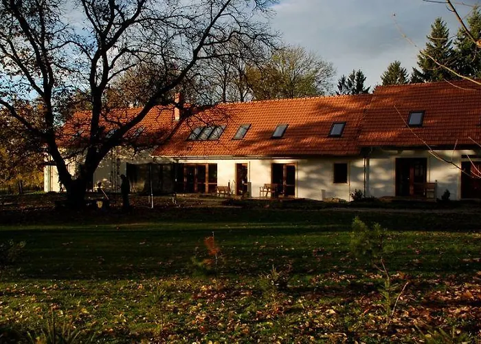 Veverci Dvur * Rosec