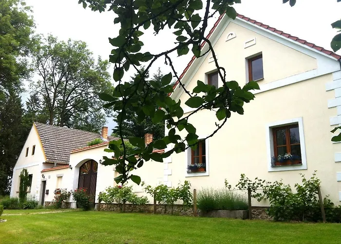 Veverci Dvur