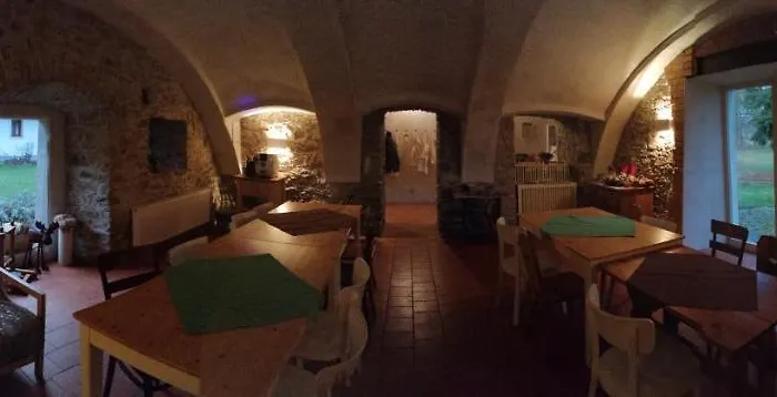 Veverci Dvur Rosec